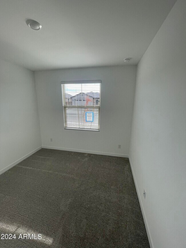 Foto del edificio - 24604 N 170th Dr