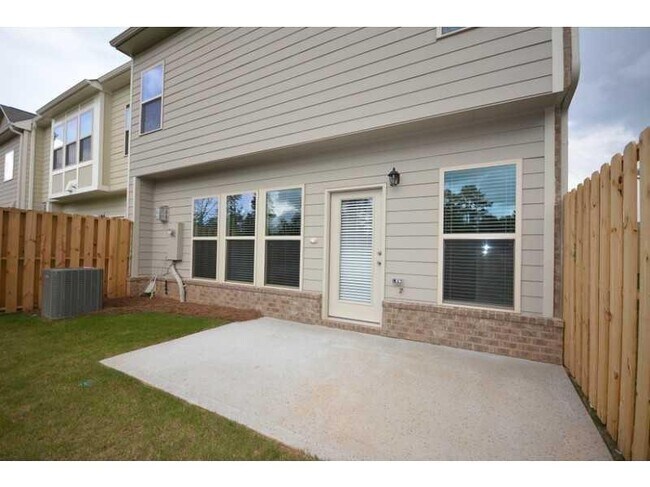 Foto del edificio - 3390 New Fawn Ln