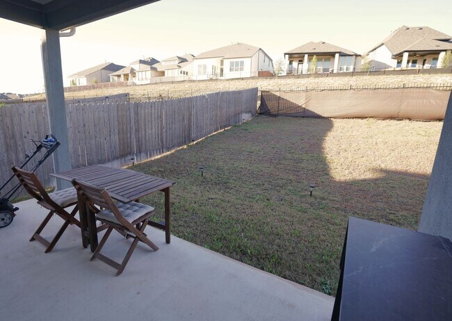 Foto del edificio - 8014 Purple Aster Pass