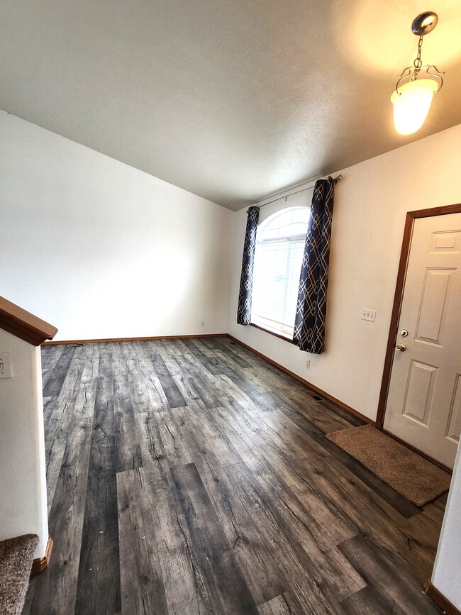 Building Photo - 2462 W Timberlake Loop