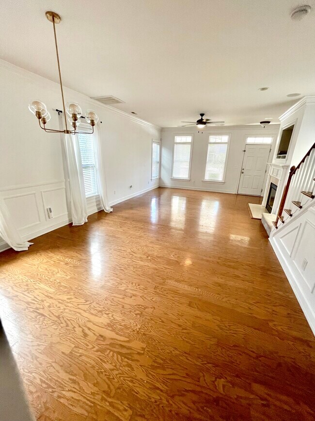 Foto del edificio - 7706 Alexander Promenade Pl