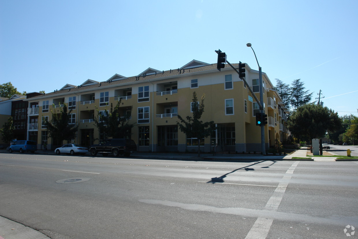 Foto del edificio - 1200 Park Avenue Senior Residential