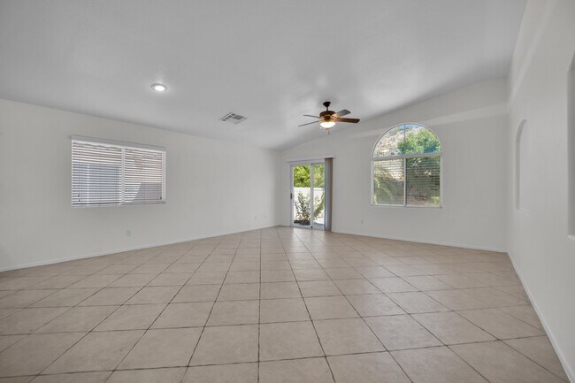 Foto del edificio - 1542 Misty Sky Dr