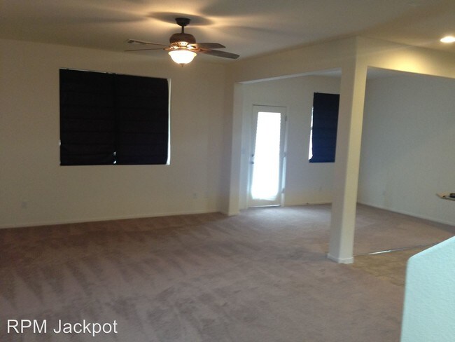Building Photo - 7497 Morisset Ave