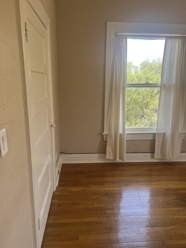 Foto del edificio - 150 E 16th St