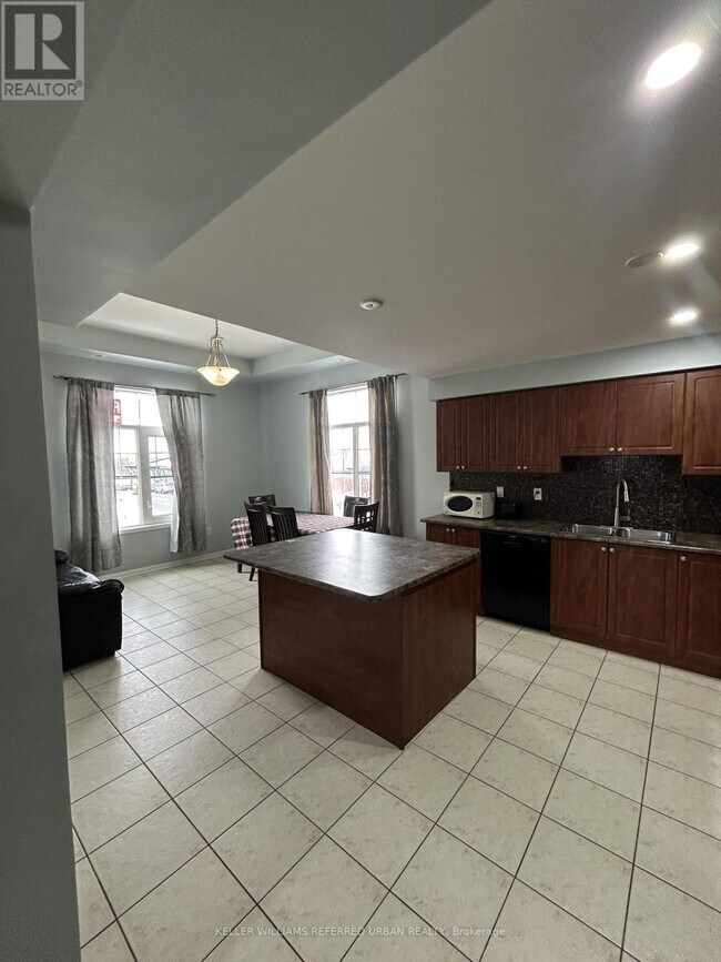 Photo du bâtiment - 52 Commuter Dr