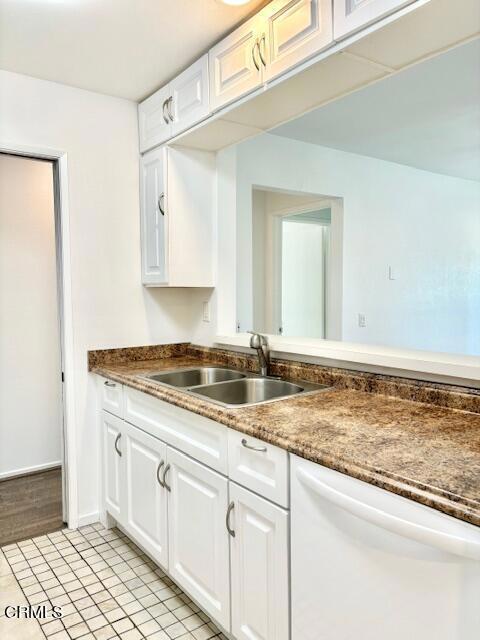 Building Photo - 377 E Surfside Dr