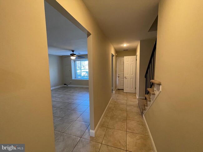 Building Photo - 303 N Snowdon Ct
