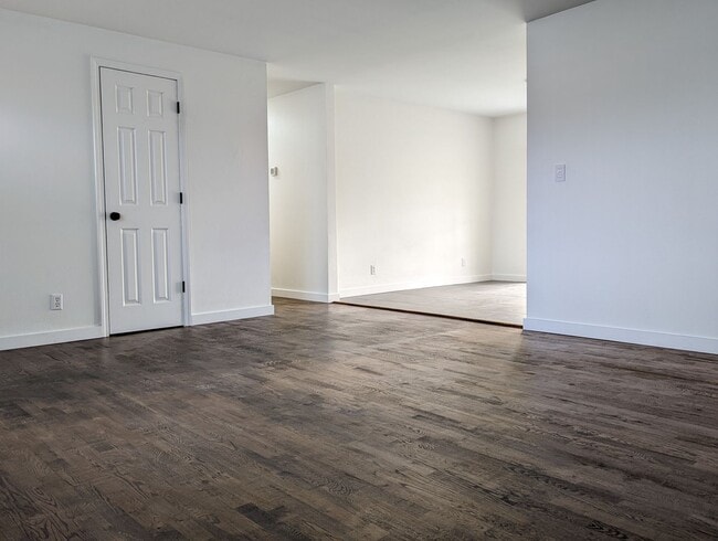 Foto del edificio - Beautiful 3-Bedroom, 2-Bath Home With Larg...