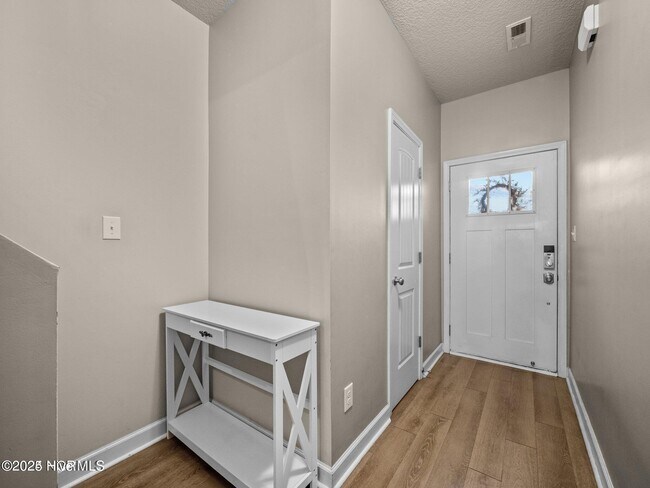 Foto del edificio - 325 Frisco Wy