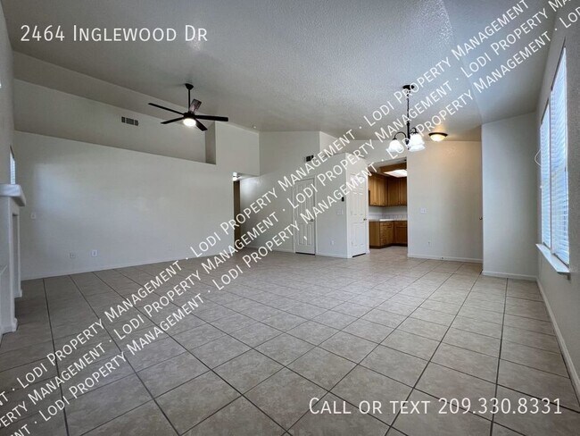 Building Photo - Single Story 3 Bedroom Home
