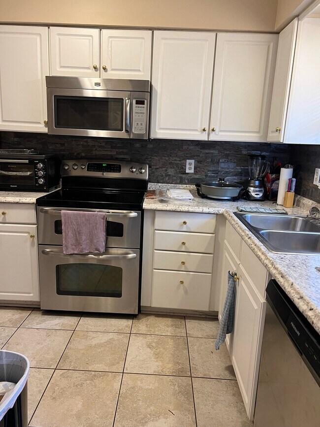 Cocina - 1025 Carolina Rd