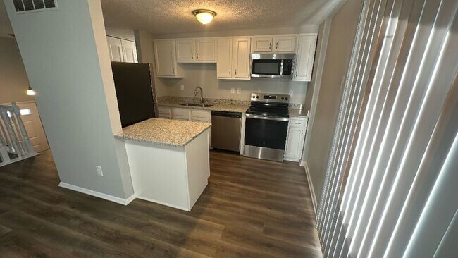 Foto del edificio - 2865 Chatsworth Way