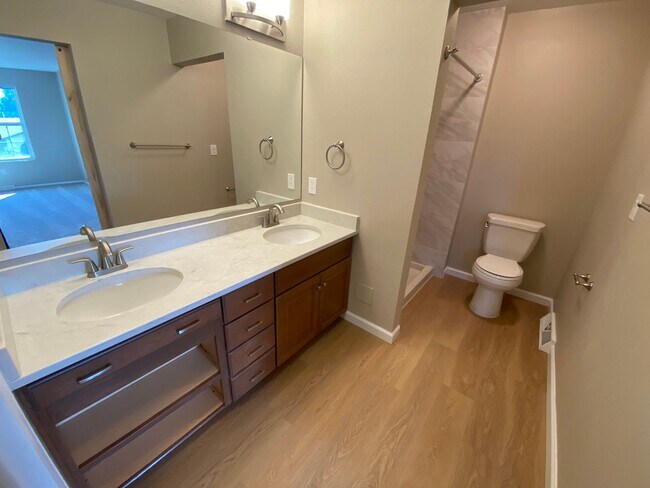 Foto del edificio - Updated Spacious Palos Verde Home