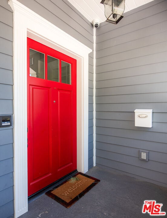 Building Photo - 12142 Hollyglen Pl