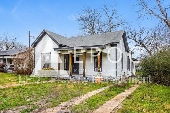 Building Photo - 318 Durr St