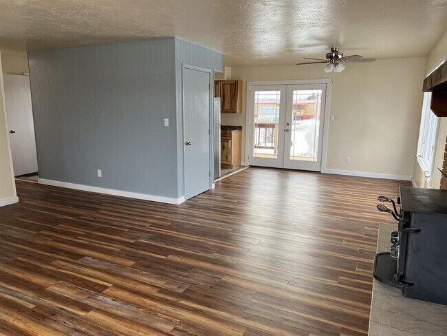 Building Photo - 3750 Heather Dr
