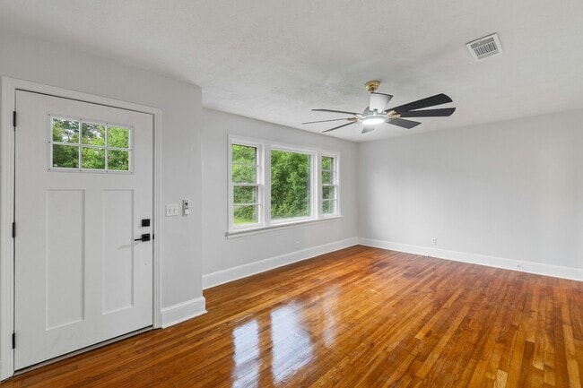 Foto del edificio - 921 Duane Ave