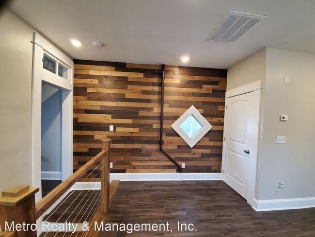 Building Photo - 1 br, 1 bath House - 1805 Frankfort Ave #2