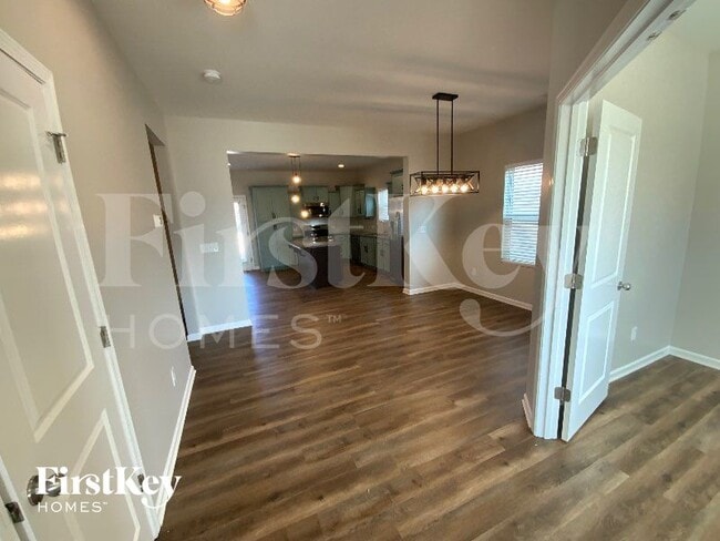 Building Photo - 144 Fairfield Dr