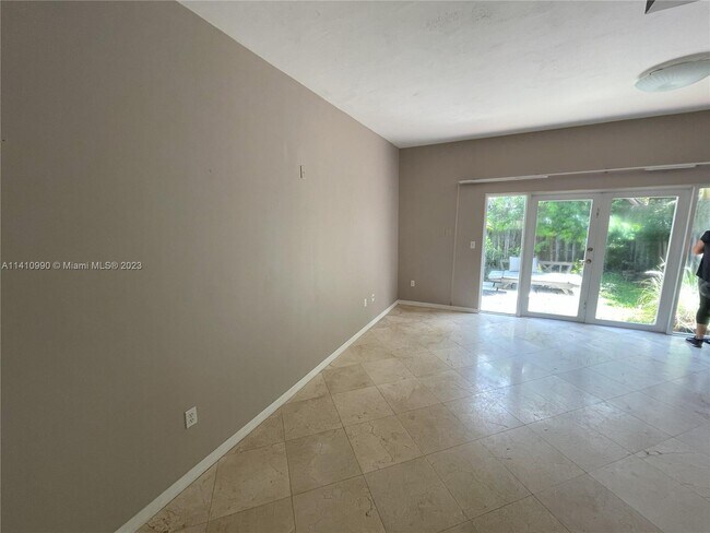 Foto del edificio - 1275 NE 105th St