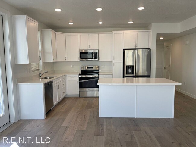 Foto del edificio - 3 br, 2 bath House - 761 W Blue Magic Lane...