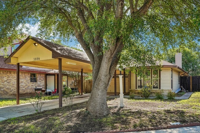 Foto del edificio - 3806 Candlecrown Ct