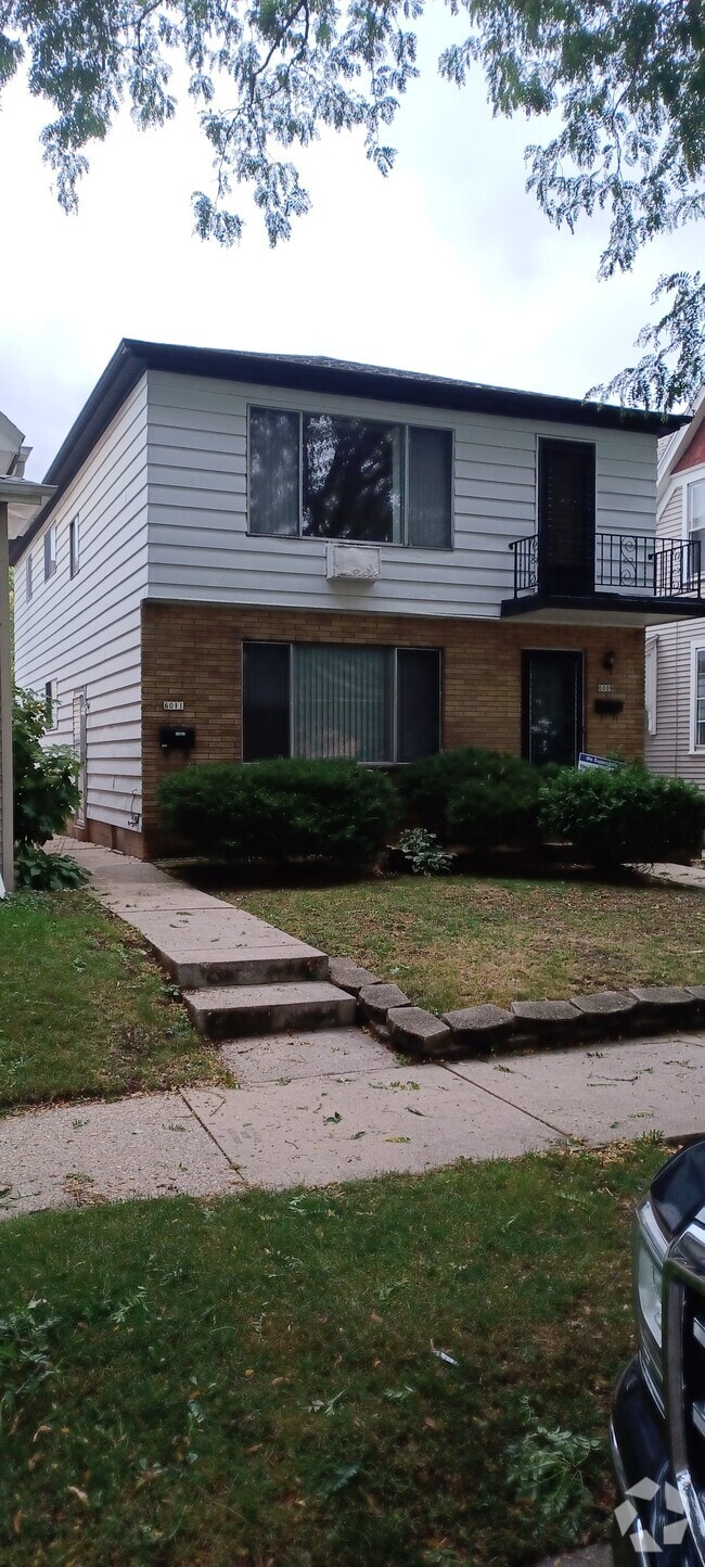 Building Photo - 6011 W Lapham St