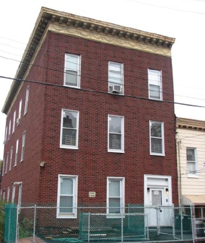 Primary Photo - 601 Baker Ave