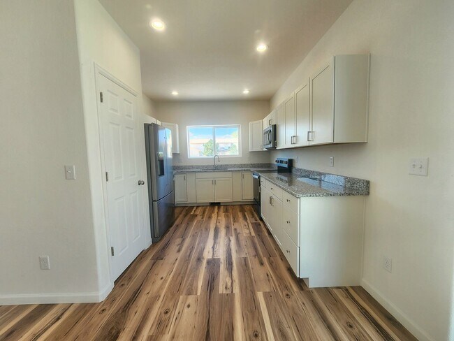 Foto del edificio - 673 E Laporte Dr