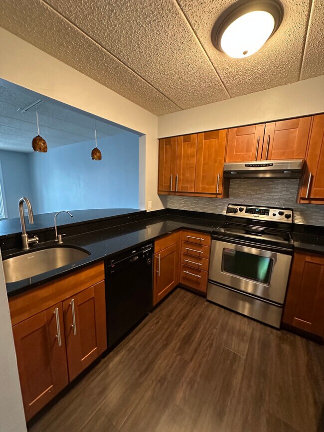 Kitchen - 3320 Louisiana Ave S