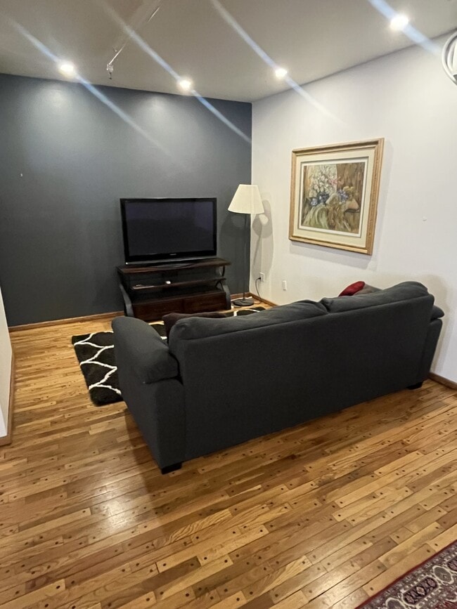 sitting area - 1940 Blake St