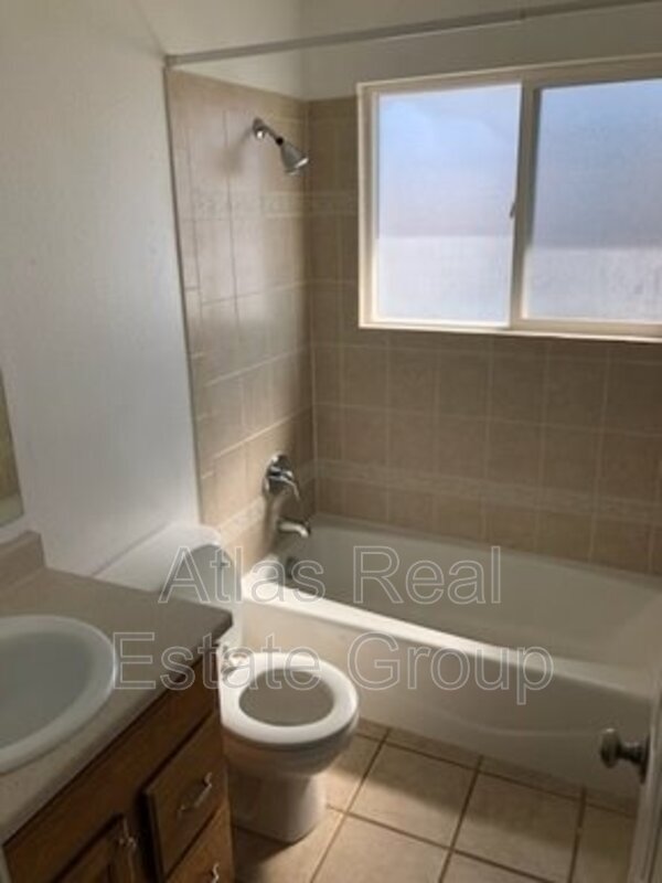 Foto del edificio - 960 Bishop Ct