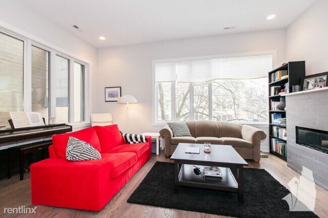 Foto del edificio - 909 N Leavitt St