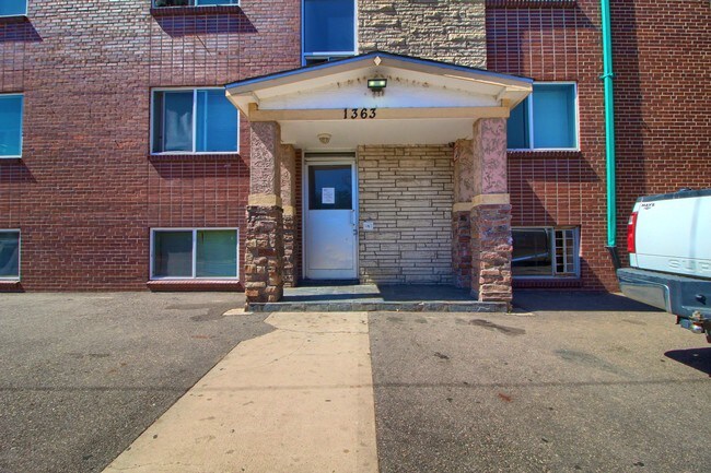 Building Photo - Glory Apartments