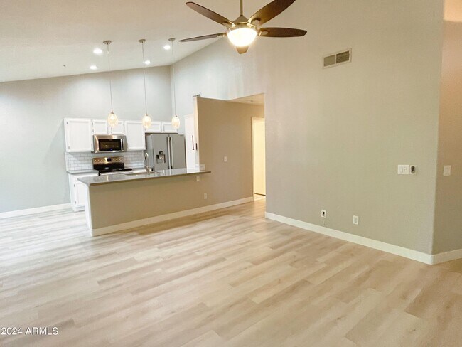 Building Photo - 255 N Kyrene Rd
