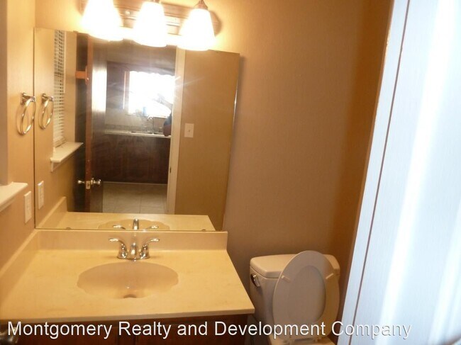 Building Photo - 3 br, 1.5 bath House - 202 Bourbon Street