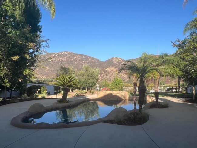 Foto del edificio - 2342 Orchard View Ln
