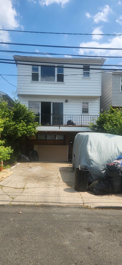 Primary Photo - 14 Waldo Ave