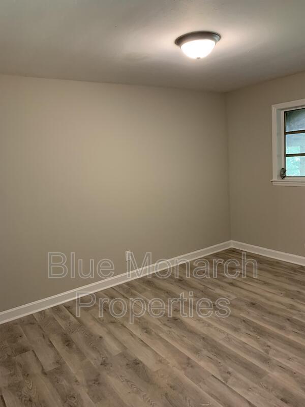 Foto del edificio - 913 Hickory Grove Rd