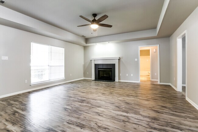 Building Photo - 2424 Cedar Ridge Dr