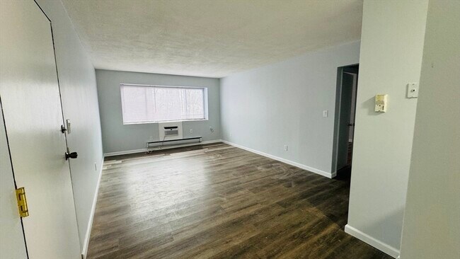 Building Photo - 137 Winthrop St