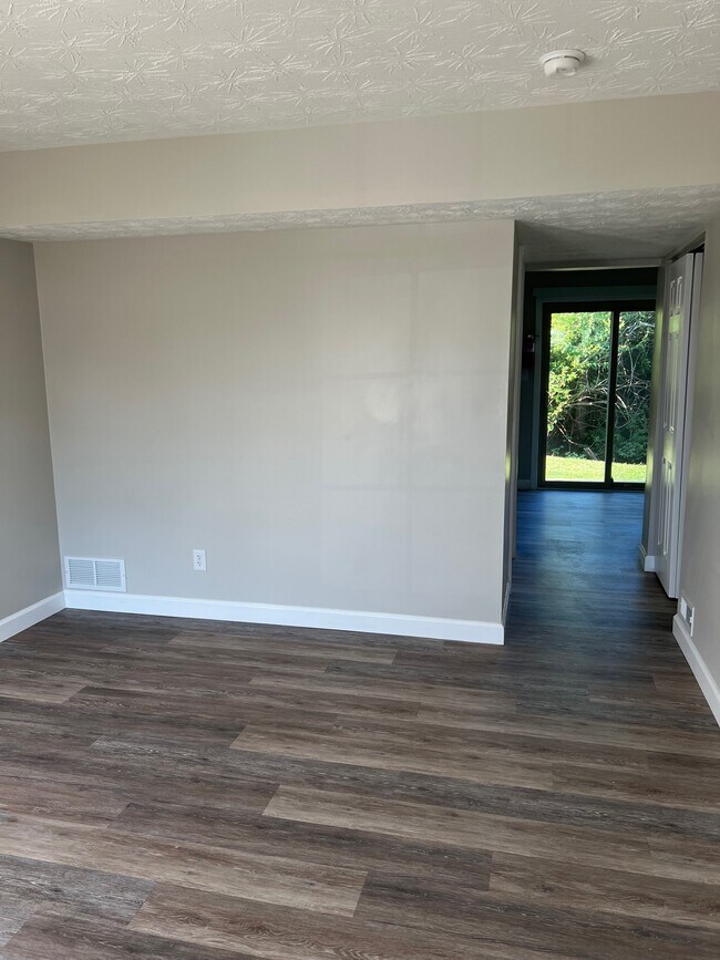 2389 S Breiel Blvd, Middletown, OH 45044 House Rental in Middletown