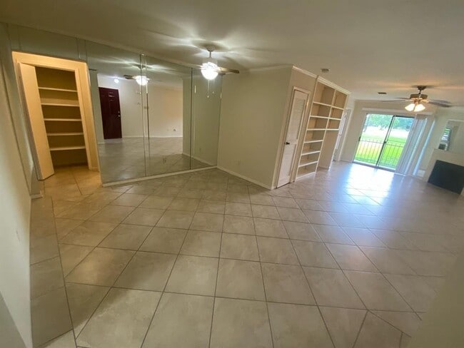 Building Photo - 6666 Harbor Town Dr