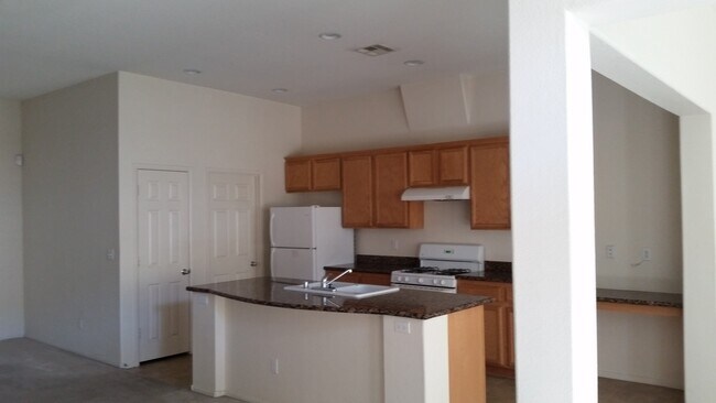 Foto del edificio - 3 Bedroom Home for rent.