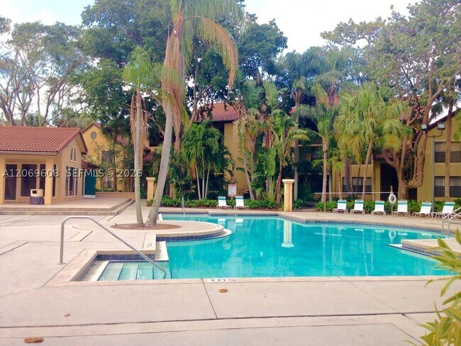 Foto del edificio - 4341 W McNab Rd