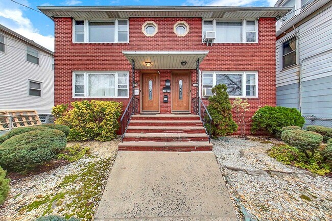 Building Photo - 124 Brighton Ave