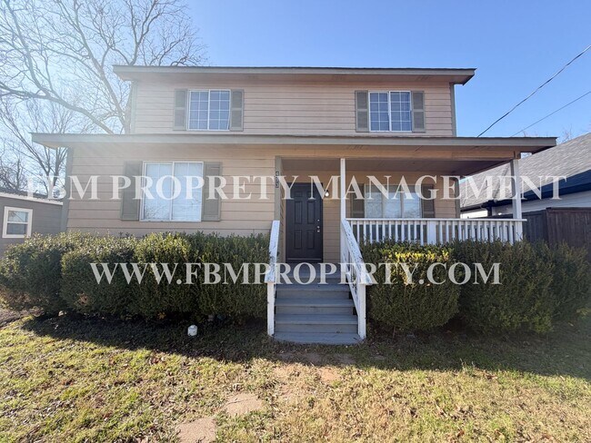 Foto del edificio - 493 Bryant Ave