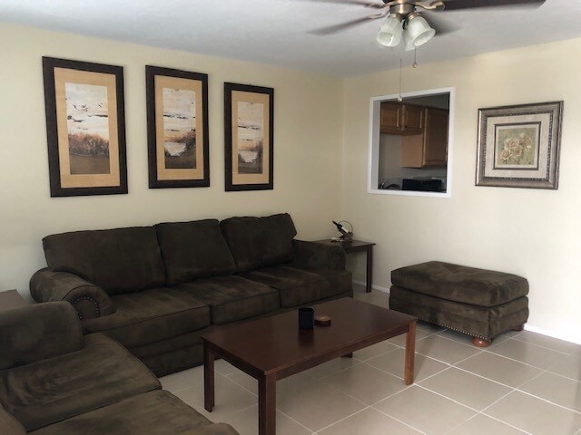 Foto del edificio - 6777 Winkler Rd