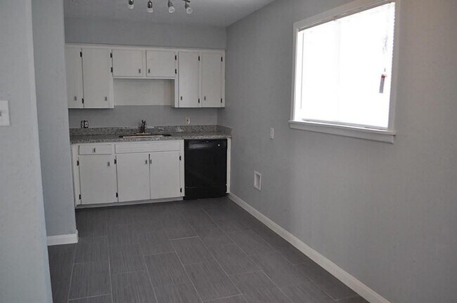 Foto del edificio - 2311 Leaman Ave